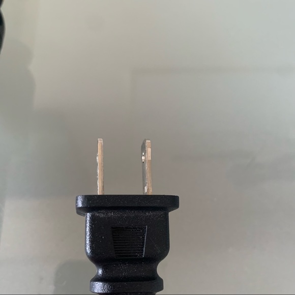 Hot Tools Professional 24K Gold 1.5” Curling Iron - Picture 13 of 14